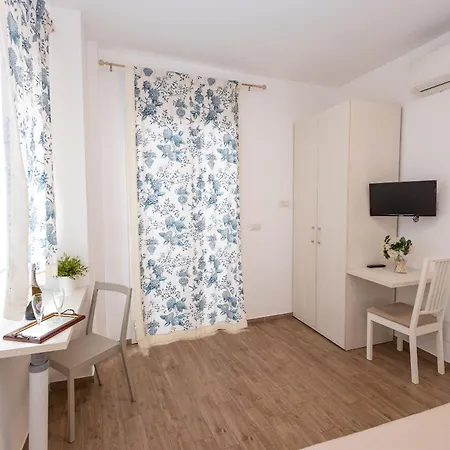 A Casa Di Amici Giardini-Naxos